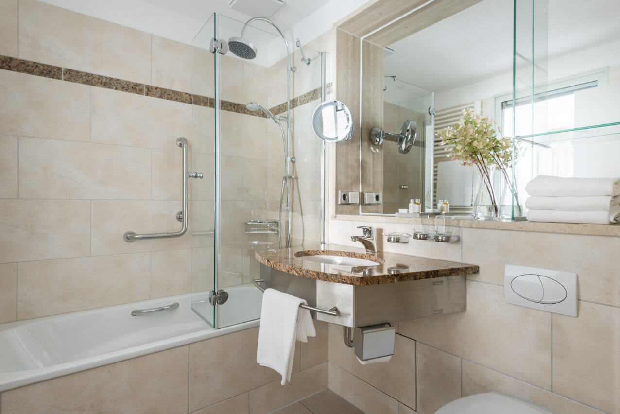 Buchinger Wilhelmi, Fasten, Heilfasten, Fasting, Health, Integrative Medicine, Superior Zimmer, Superior Room, Bad, Bathroom